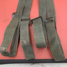 Charger l&#39;image dans la galerie, British Army WW2 Original Set of 44 Pattern Shoulder Straps / Cross Straps
