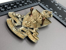 Lade das Bild in den Galerie-Viewer, Original WW2 British Army Edinburgh University OTC Officer Training Cap Badge
