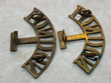 Load image into Gallery viewer, Pair of Original WW1 British Army London Territorial Brass Shoulder Titles
