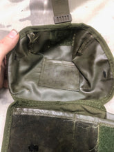 Lade das Bild in den Galerie-Viewer, British Army OD Green Water Bottle Pouch 1980s/1990s era
