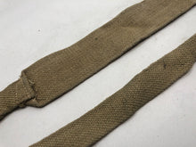 Lade das Bild in den Galerie-Viewer, Original British Army 37 Pattern Single L Strap - WW2 Indian Made 1941
