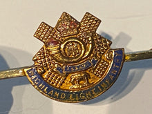 Load image into Gallery viewer, Original WW1 / WW2 British Army - Highland Light Infantry Sweetheart Brooch
