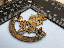 Charger l&#39;image dans la galerie, Genuine WW2 Canadian 4th Princess Louise Dragoon Guards Cap Badge
