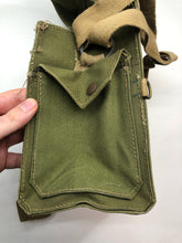 Charger l&#39;image dans la galerie, Original WW2 British Army Assault Lightwieght Gas Mask Bag
