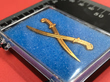 Charger l&#39;image dans la galerie, Interesting Crossed Swords Badge
