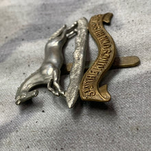 Charger l&#39;image dans la galerie, Original WW2 British Army Cap Badge - 3rd The King&#39;s Own Hussars
