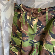 Lade das Bild in den Galerie-Viewer, Geuine British Army DPM Camouflaged Combat Trousers - 80/76/92
