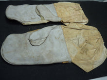 Load image into Gallery viewer, Original WW2 Pattern British Army White Camouflaged Gloves / Gunners Mittens
