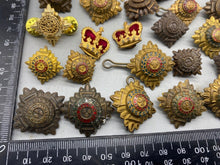 Charger l&#39;image dans la galerie, Original Bulk Lot of British Army Officers Rank Pips &amp; Crowns
