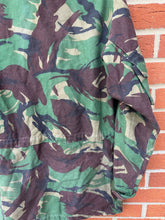 Load image into Gallery viewer, Genuine British Army DPM Camouflaged Combat Smock Jacket - Size 170/96
