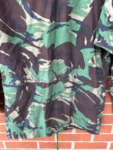 Load image into Gallery viewer, Genuine British Army DPM Camouflaged Combat Smock Jacket - Size 170/96
