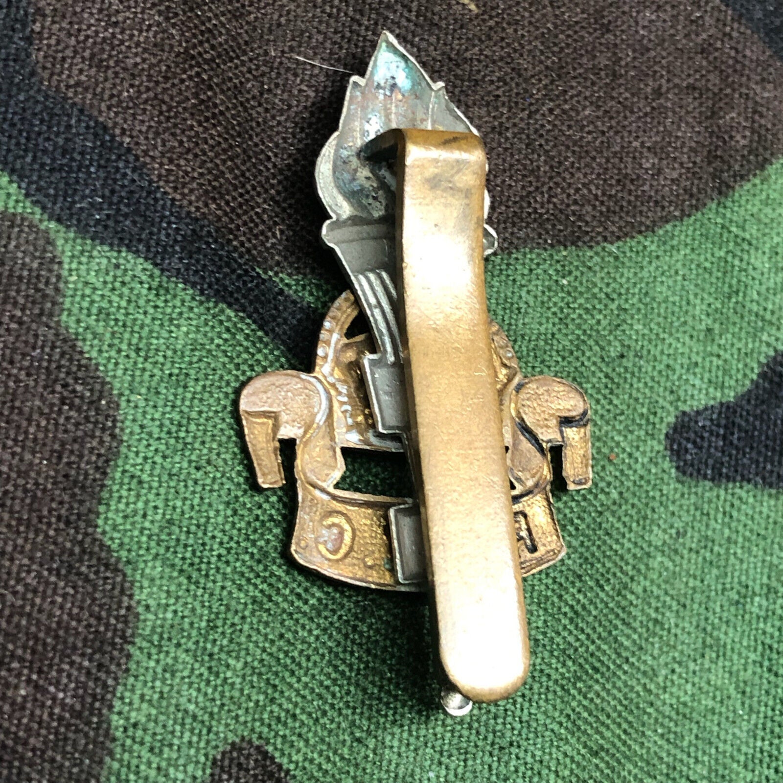 Original WW2 British RAEC Royal Army Education Corps Cap Badge - Kings Crown - The Militaria Shop