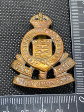 Lade das Bild in den Galerie-Viewer, Original British Army Royal Army Ordnance Corps Cap Badge
