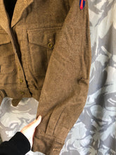 Charger l&#39;image dans la galerie, Original British Army Battledress Jacket - RASC Insignia - 41&quot; Chest
