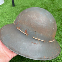 Charger l&#39;image dans la galerie, Original WW2 British Home Front Civillian Zuckerman Helmet &amp; Liner - 1941 Dated
