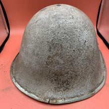 Charger l&#39;image dans la galerie, Original British / Canadian Army WW2 Soldiers Military Combat Mk3 Turtle Helmet
