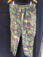 Charger l&#39;image dans la galerie, Genuine British Army DPM Combat Trousers - Size 76/88/104
