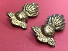 Load image into Gallery viewer, Original British Army RA Royal Artillery Collar Badge Pair
