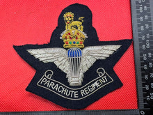 Lade das Bild in den Galerie-Viewer, British Army Bullion Embroidered Blazer Badge - Parachute Regiment - Kings Crown
