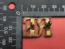 Load image into Gallery viewer, Original WW1 / WW2 British Army Brass Shoulder Title - Royal Engineers RE
