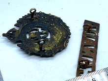 Load image into Gallery viewer, Original GV Canadian Royal Engineers Cap Badge &amp; Shoulder Title - The Militaria Shop
