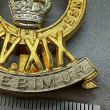 Lade das Bild in den Galerie-Viewer, 15th 19th The Kings Royal Hussars - Genuine British Army Cap Badge
