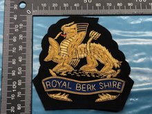 Load image into Gallery viewer, British Army Bullion Embroidered Blazer Badge - Royal Berkshire
