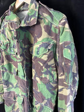 Charger l&#39;image dans la galerie, Original British Army DPM Combat Jacket Smock - Size 180/96
