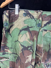 Lade das Bild in den Galerie-Viewer, Original British Army 1968 Pattern Combat DPM Trousers - 30&quot; Waist
