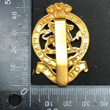 Load image into Gallery viewer, Genuine British Army Cap Badge - Queen&#39;s Regiment - The Militaria Shop
