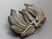 Lade das Bild in den Galerie-Viewer, Genuine British Army Bandsman Musicians (Bandmaster) Military Band Cap Badge
