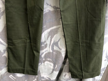 Charger l&#39;image dans la galerie, Genuine British Army Olive Green Lightweight Fatigue Combat Trousers - 85/80/96
