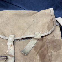 Lade das Bild in den Galerie-Viewer, Original WW2 British Army 1943 Dated 6 Pdr Carry Bag
