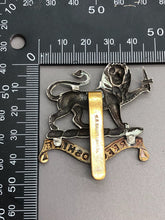 Charger l&#39;image dans la galerie, Original WW1 British Army Cap Badge - Hertfordshire Regiment
