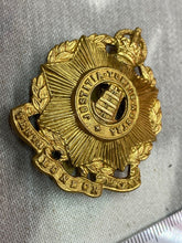 Charger l&#39;image dans la galerie, WW1 British Army 10th London Hackney Regiment Cap Badge
