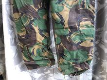 Lade das Bild in den Galerie-Viewer, Genuine British Army DPM Waterproof Trousers - Size 78/100
