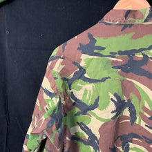 Lade das Bild in den Galerie-Viewer, Originale DPM-Woodland-Jacke im Camouflage-Muster der britischen Armee – 170/96
