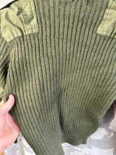 Charger l&#39;image dans la galerie, Genuine British Army Man&#39;s Heavy Jersey Olive Drab Pull Over - Size 36&quot; Chest
