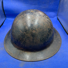 Charger l&#39;image dans la galerie, Original WW1/WW2 British Army Mk1* Helmet with Liner &amp; Chinstrap
