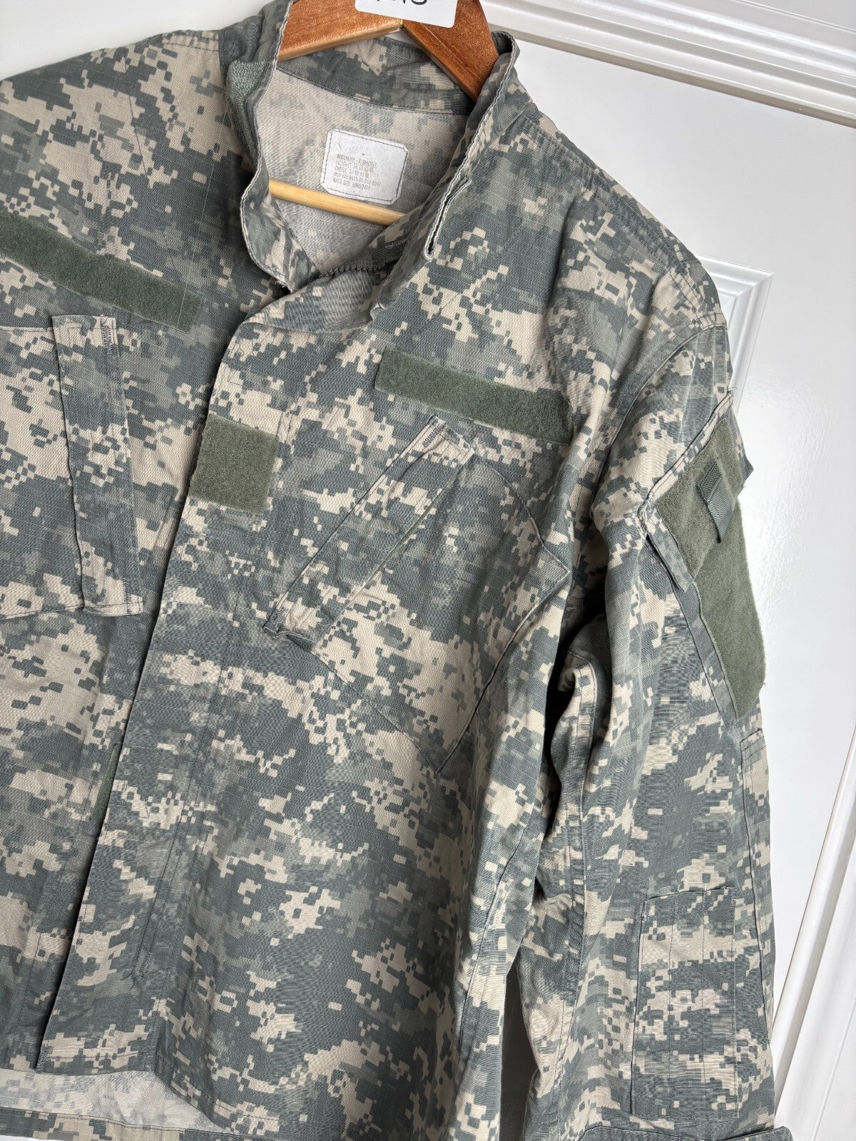 Surplus US Army ACU Combat Uniform Jacket Broken Zip-Medium XShort - The Militaria Shop