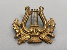 Load image into Gallery viewer, Genuine British Army WW2 Musicians Cap Badge
