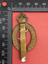 Lade das Bild in den Galerie-Viewer, Original WW2 British Army Royal Corps of Signals Cap Badge
