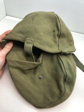 Charger l&#39;image dans la galerie, Original WW2 British Army 37 Pattern Lewis Pouch - South African Made 1941
