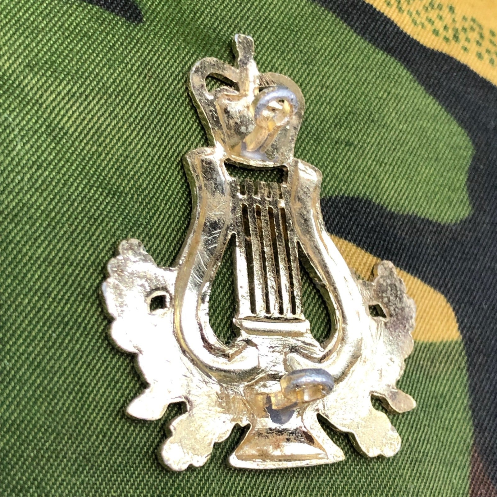 Original British Army Regimental Cap Badge - Bandsman - The Militaria Shop