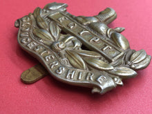 Load image into Gallery viewer, Original WW1/WW2 British Army Gloucestershire Regiment Cap Badge
