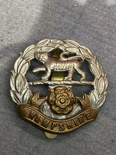 Load image into Gallery viewer, Original WW1 / WW2 British Army Hampshire Regiment Cap Badge
