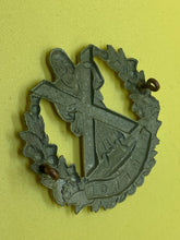 Load image into Gallery viewer, Original WW1 / WW2 British Army Cameron Highlanders Cap Badge
