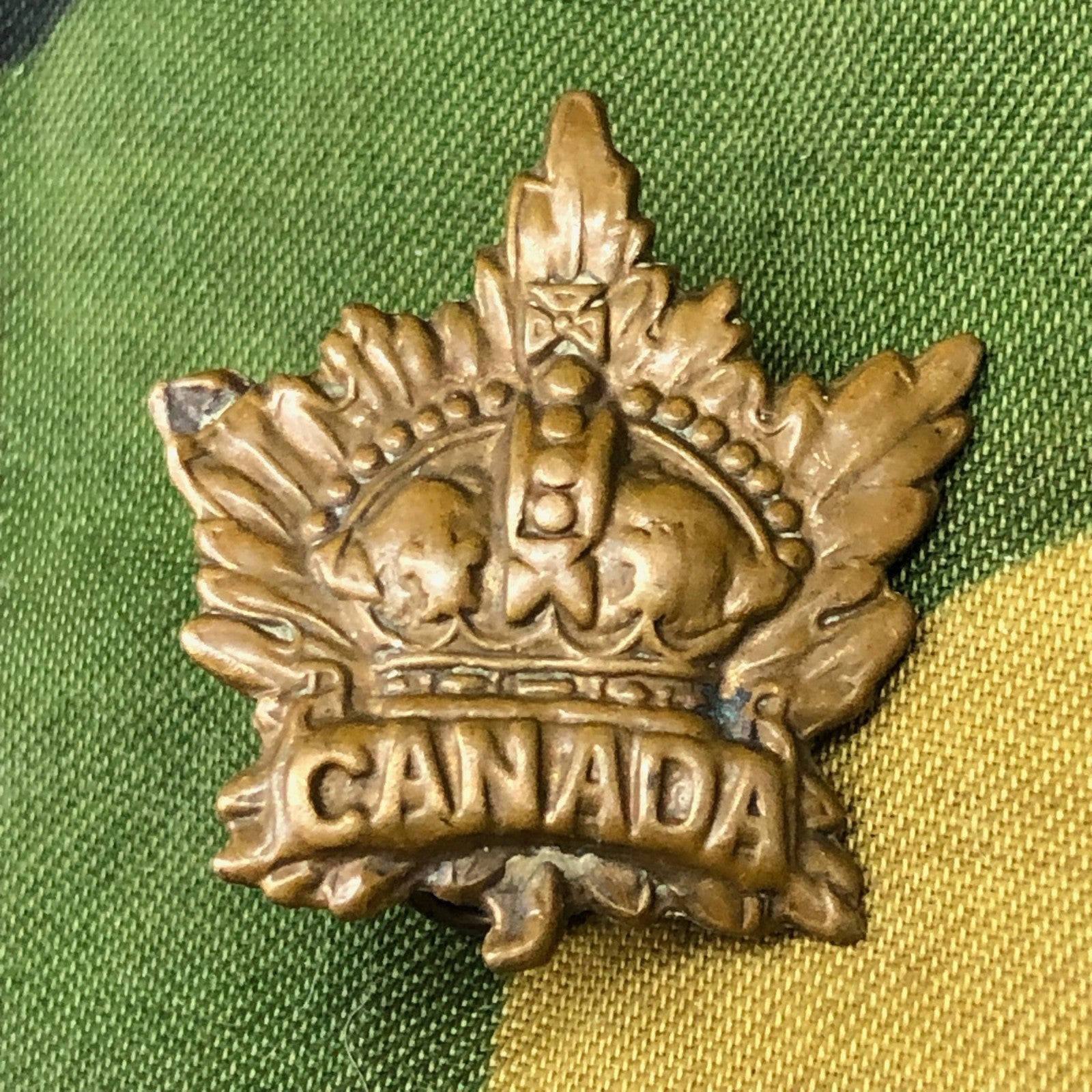 Original WW2 Canadian Army General Service Collar Badge - The Militaria Shop