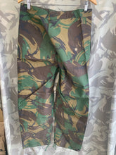 Lade das Bild in den Galerie-Viewer, Genuine British Army DPM Camouflaged Rain Trousers Waterproof PVC - Size 70/80
