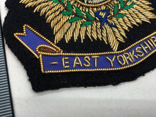 Lade das Bild in den Galerie-Viewer, British Army Bullion Embroidered Blazer Badge - East Yorkshire
